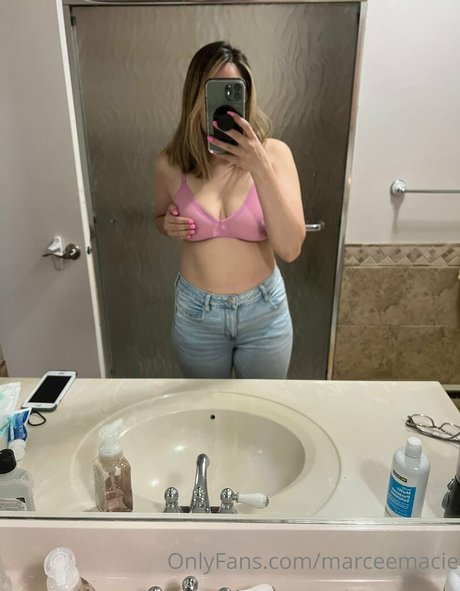 Nacktes geleaktes OnlyFans-Foto von Marceemacie