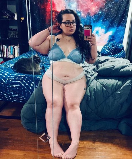 Nacktes geleaktes OnlyFans-Foto von Larger Ladies