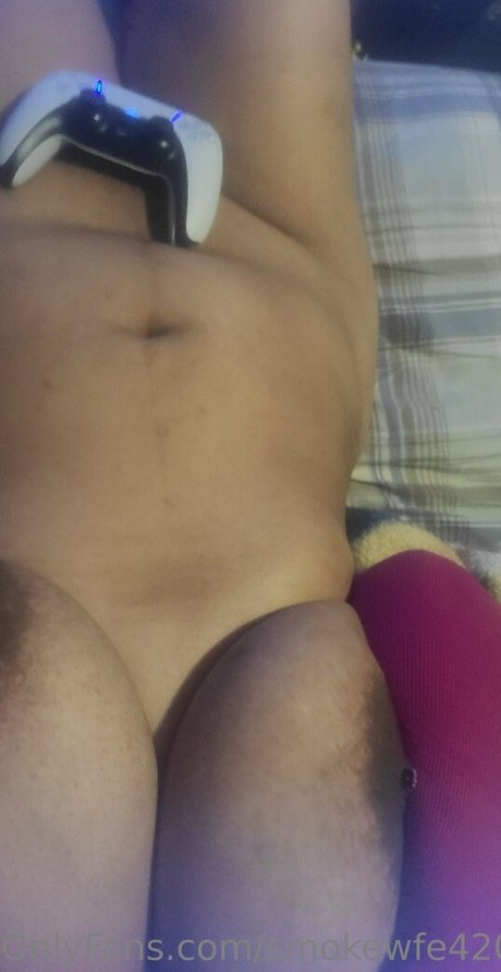 Alasti lekkinud OnlyFans-i pilt Smokewfe420