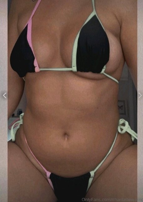 Naken lekkede OnlyFans-bilde av Chantelle Warnock
