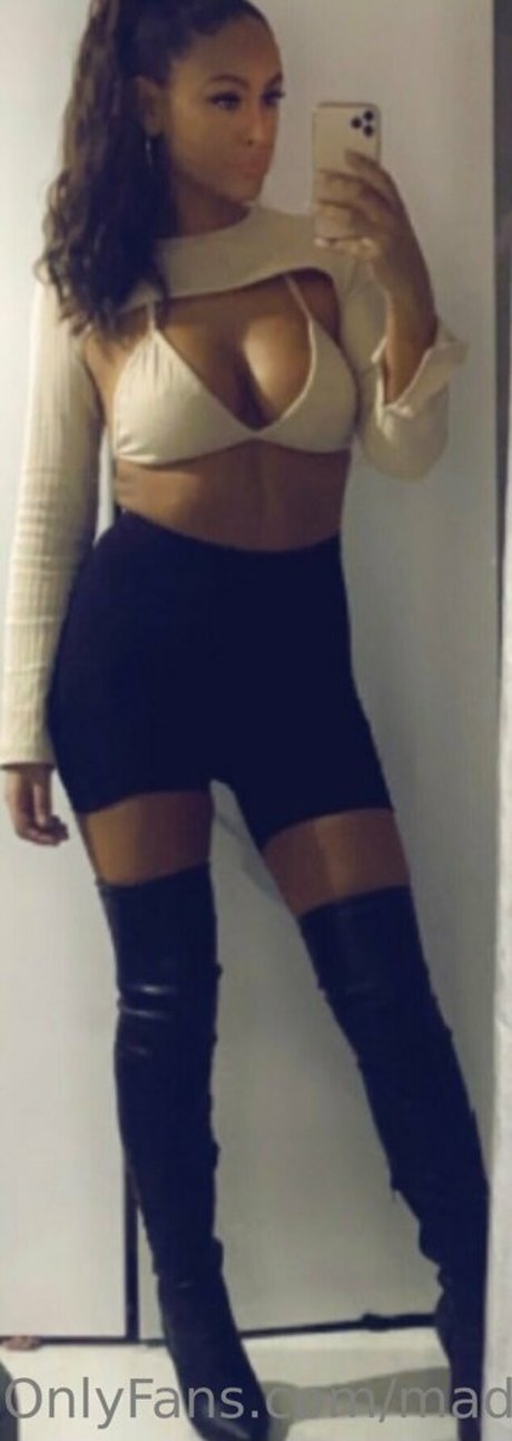 Naken lekkede OnlyFans-bilde av Madamedakota