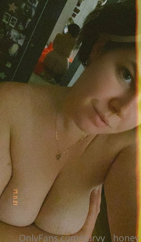 Curvyhoney naked leaks OnlyFans pic