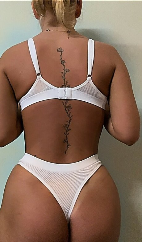 Naken lekkede OnlyFans-bilde av Immynicholls