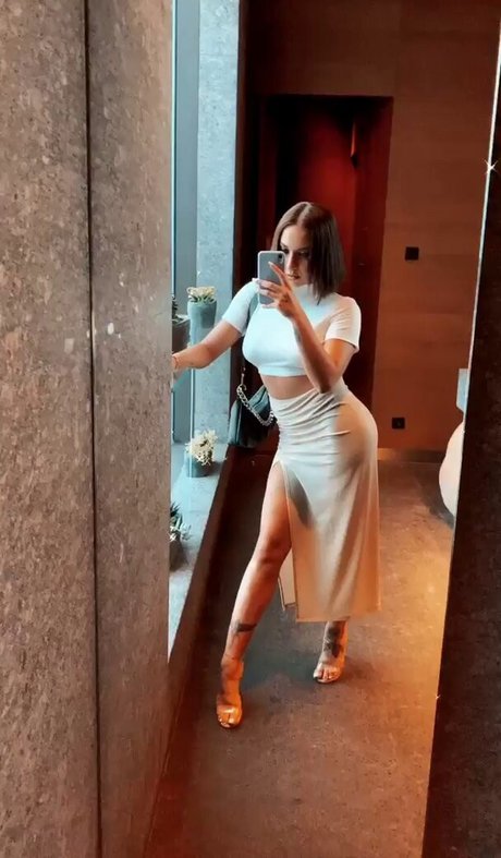 Nacktes geleaktes OnlyFans-Foto von Neskaranow