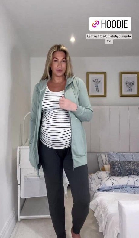 Nacktes geleaktes OnlyFans-Foto von Emily Rose Ross