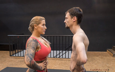 Обнаженная фотография утечки OnlyFans от Warrior Amazon