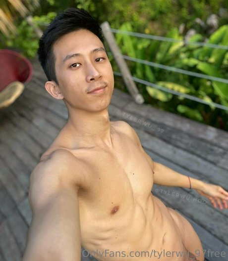 Обнаженная фотография утечки OnlyFans от Tylerwu97free