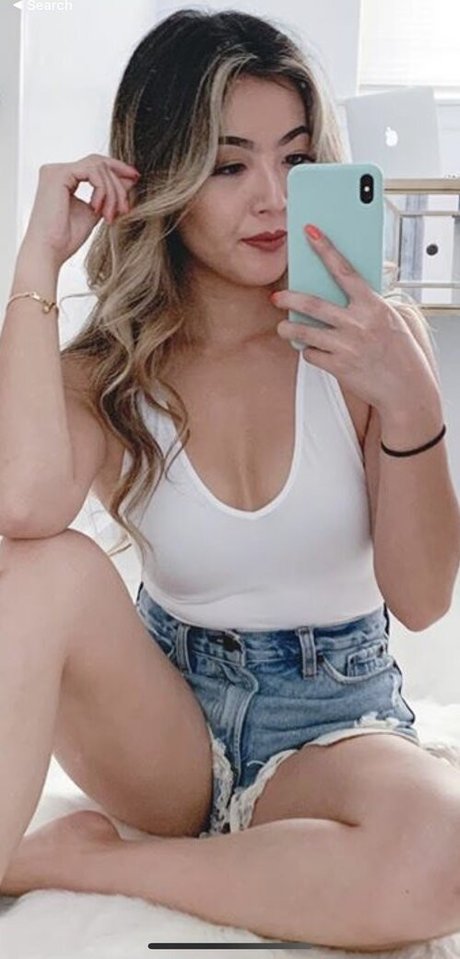 Jennndxo OnlyFansリークヌード写真