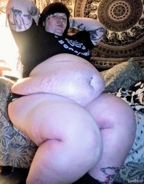 Alasti lekkinud OnlyFans-i pilt Luxurynoir