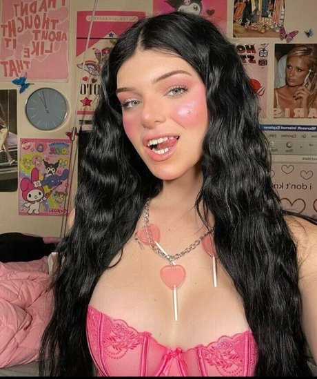 Обнаженная фотография утечки OnlyFans от Myrcellamerkle