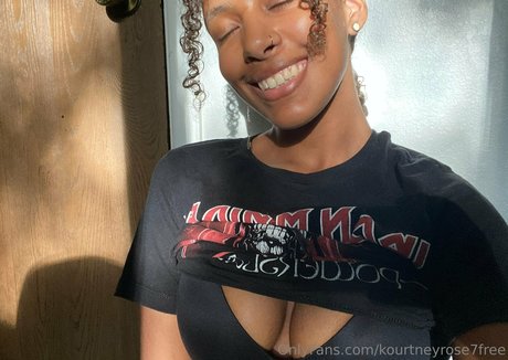 Alasti lekkinud OnlyFans-i pilt Kourtneyrose7free
