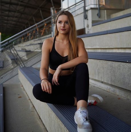 Naken lekkede OnlyFans-bilde av Melaniehfl