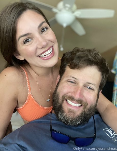 Обнаженная фотография утечки OnlyFans от Jessandmax