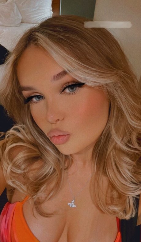 Naakte gelekte OnlyFans-foto van Sweetlikecinnamn