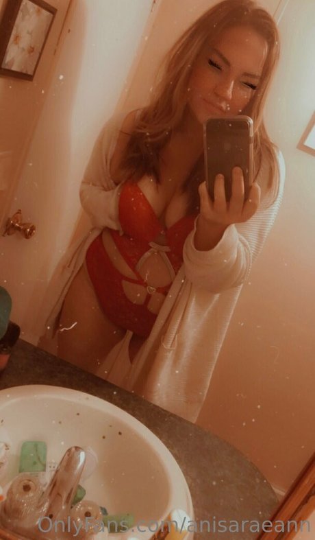 Naken lekkede OnlyFans-bilde av Anisaraeann