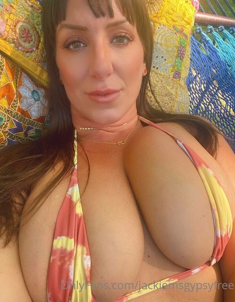 Naakte gelekte OnlyFans-foto van Jackiemsgypsyfree