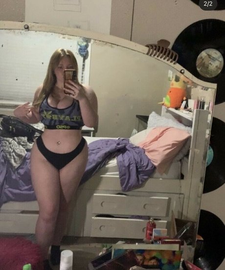 Обнаженная фотография утечки OnlyFans от Yourstrulysav