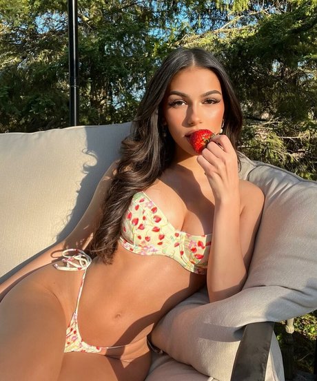 Nahá fotka uniklých OnlyFans od Julia Merekoulias