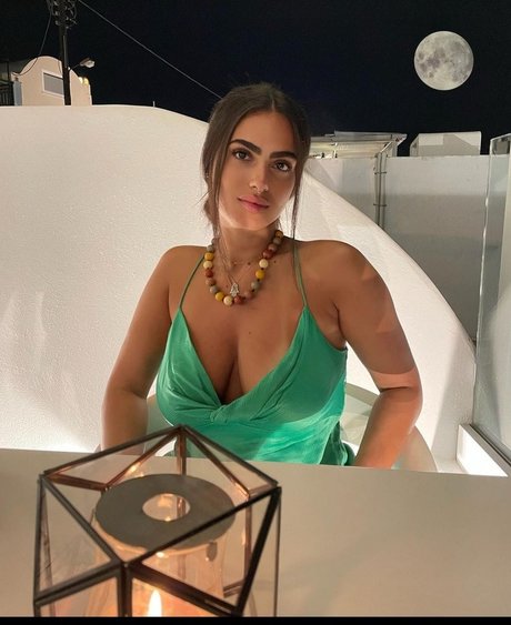 Naken lekkede OnlyFans-bilde av Carmel Yehezkel