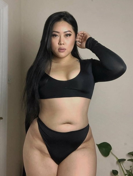 Foto desnuda filtrada de OnlyFans de Jin Baek