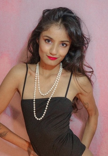 Nahá fotka uniklých OnlyFans od Viva Athena