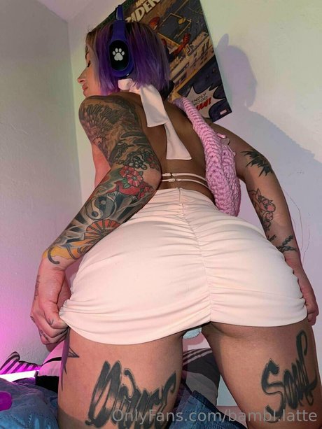 Alasti lekkinud OnlyFans-i pilt Bambi Latte