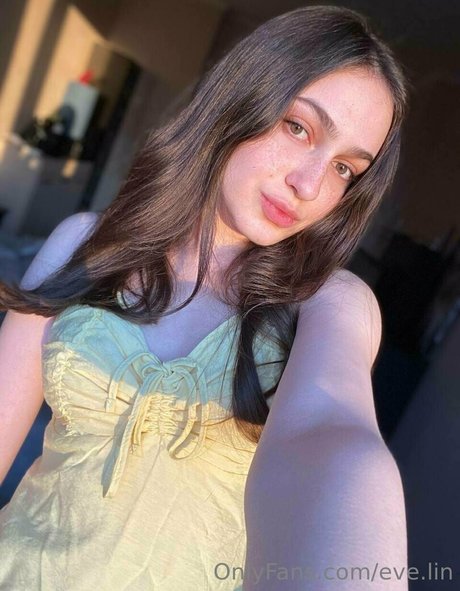 Alasti lekkinud OnlyFans-i pilt Evelin
