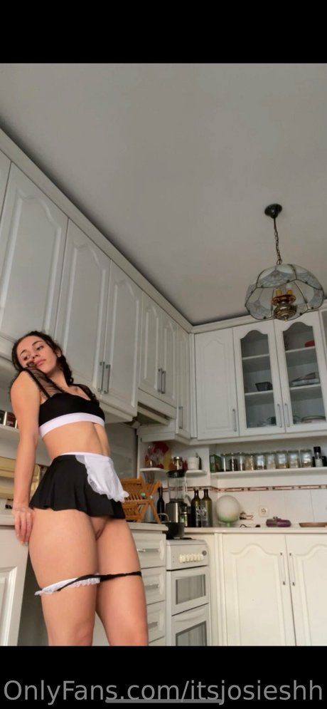 Naken lekkede OnlyFans-bilde av Josimikku