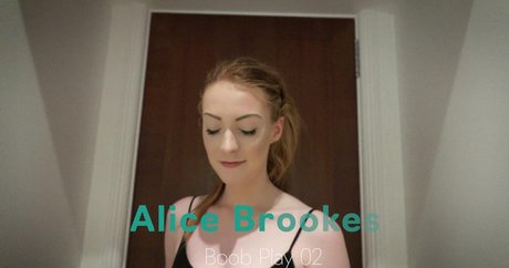 Foto desnuda filtrada de OnlyFans de Alice Brookes