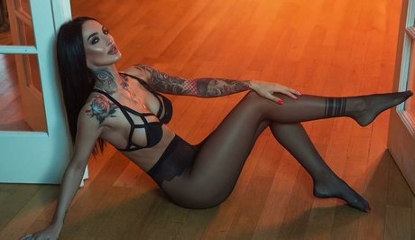 Naakte gelekte OnlyFans-foto van Rosetatt