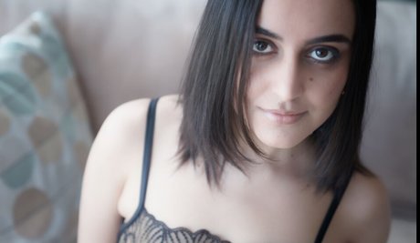 Alasti lekkinud OnlyFans-i pilt Yasmeena