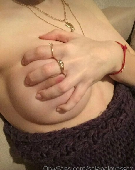 Naakte gelekte OnlyFans-foto van Bbykhalifaa