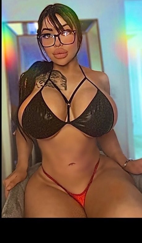 Naken läckt OnlyFans-bild av Psychobarbietm