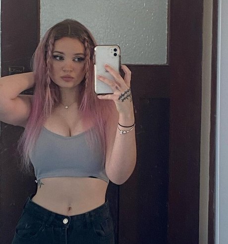 Nacktes geleaktes OnlyFans-Foto von Itsssarapriv