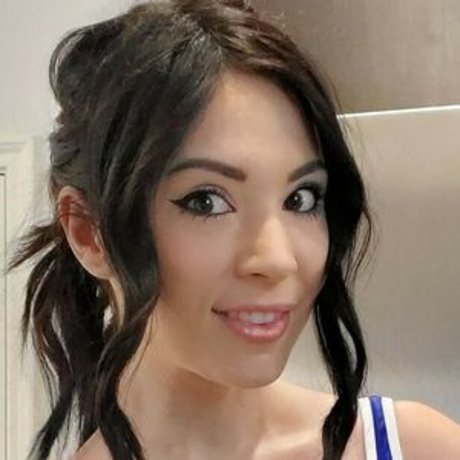 Nahá fotka uniklých OnlyFans od Melonie Mac