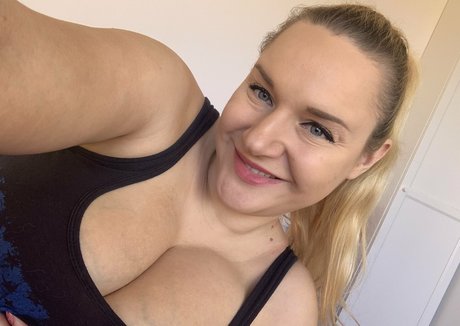 OnlyFans-model Dollyfoxvip