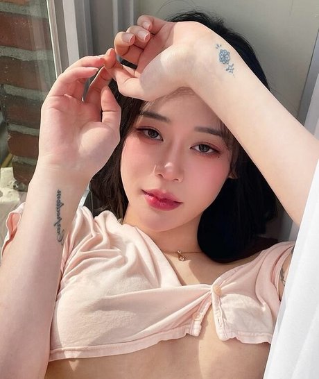 Naakte gelekte OnlyFans-foto van Serenity247