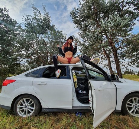 Naakte gelekte OnlyFans-foto van Barbierivasok