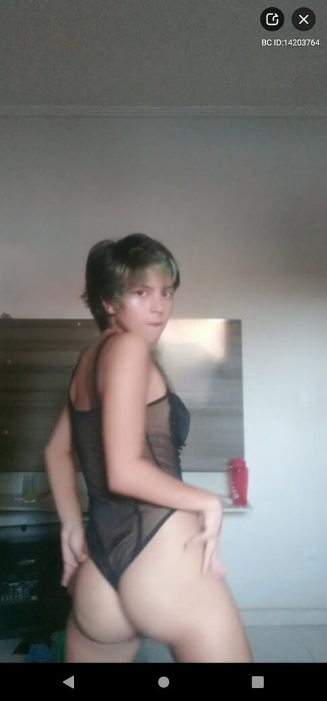 Naakte gelekte OnlyFans-foto van Marlboro Fritado