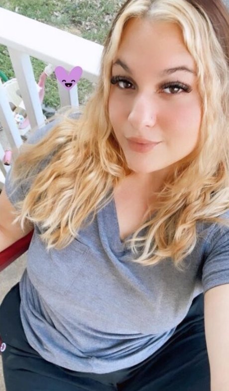 Обнаженная фотография утечки OnlyFans от Alexa Baez