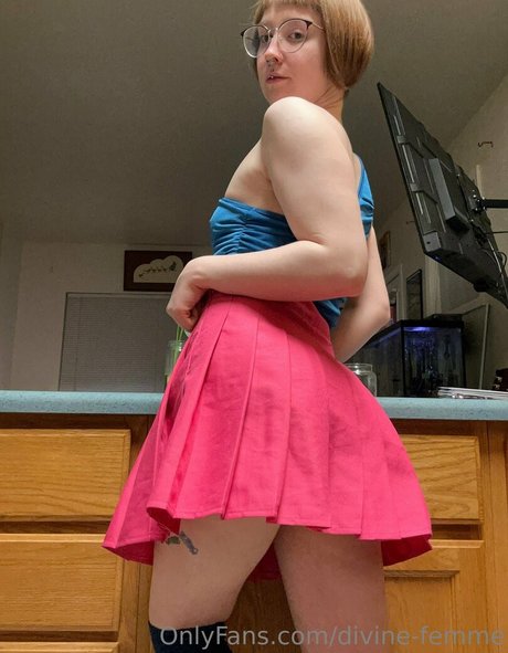 Naakte gelekte OnlyFans-foto van Divinefemme