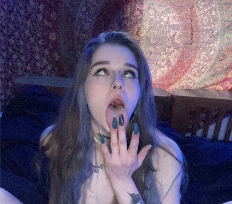 Cosmicalienlove naked leaks OnlyFans pic