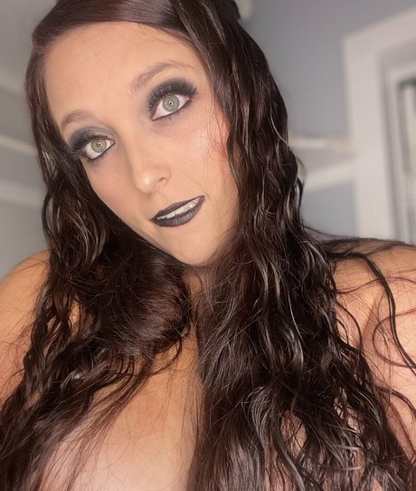 OnlyFans-model Thick And Pretty