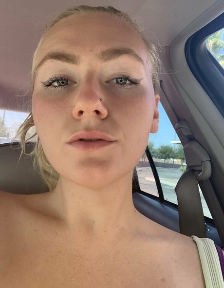 Nahá fotka uniklých OnlyFans od Blondefeedee