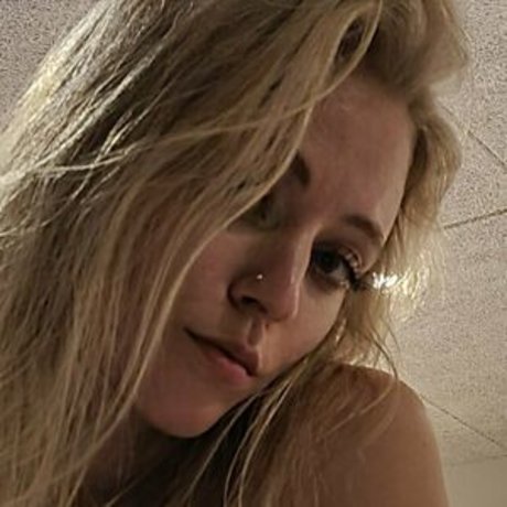 Nacktes geleaktes OnlyFans-Foto von Itsyourkatrine