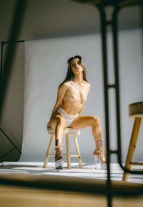 Alasti lekkinud OnlyFans-i pilt Dahria Smith