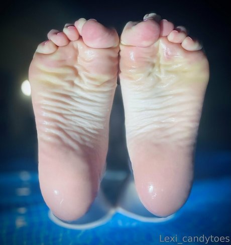 Nahá fotka uniklých OnlyFans od Lexicandytoes