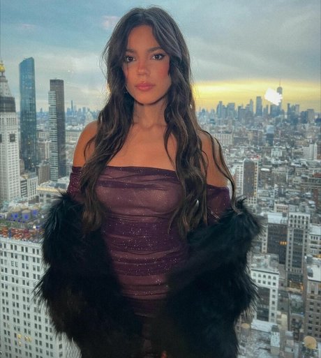 Alasti lekkinud OnlyFans-i pilt Ella Mendelsohn