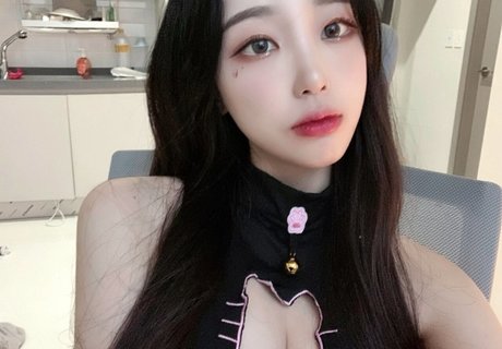 Naakte gelekte OnlyFans-foto van Dpqls718