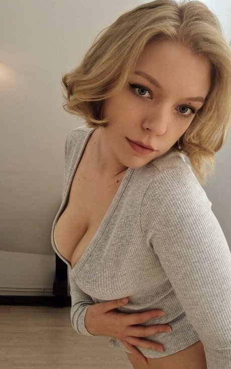 Nacktes geleaktes OnlyFans-Foto von Nina Fragole